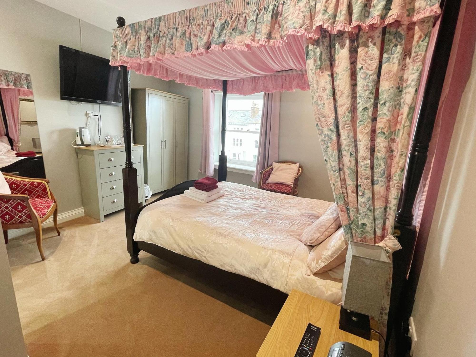 ไวท์ คอร์ท ซีวิว Bed & Breakfast ลันดิดโน ห้อง รูปภาพ